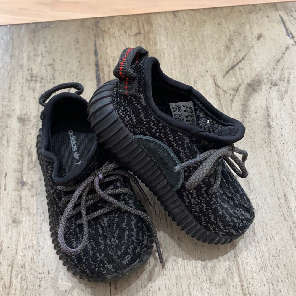 Yeezy pirates size 5k
